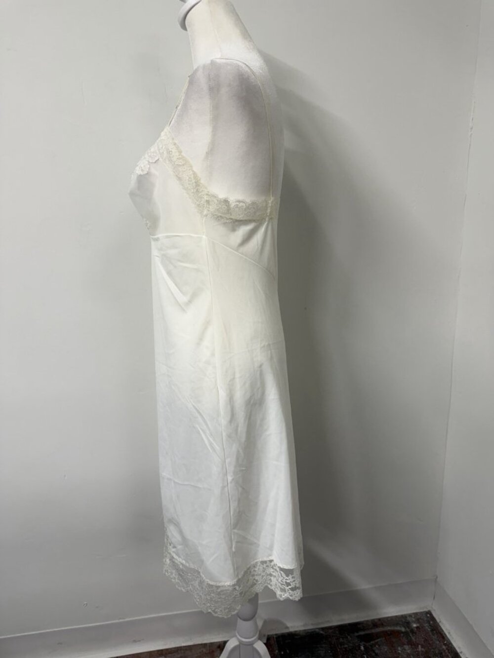 Vtg VAN RAALTE Small Off White Slip Dress Lace Cami Top Silky Nightgown Satin - Picture 4 of 9